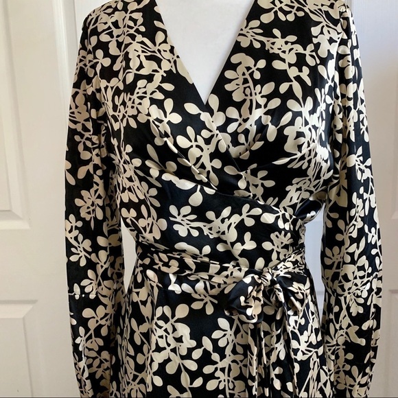 Donna Ricco Black and Ivory Silk Floral Wrap Dress - Picture 3 of 11